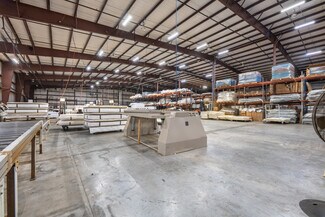 Plus de détails pour 541 NW Interpark Pl, Port Saint Lucie, FL - Industriel/Logistique à louer