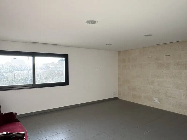 Local commercial dans Bassens à vendre - Photo intérieure – Image 3 sur 8