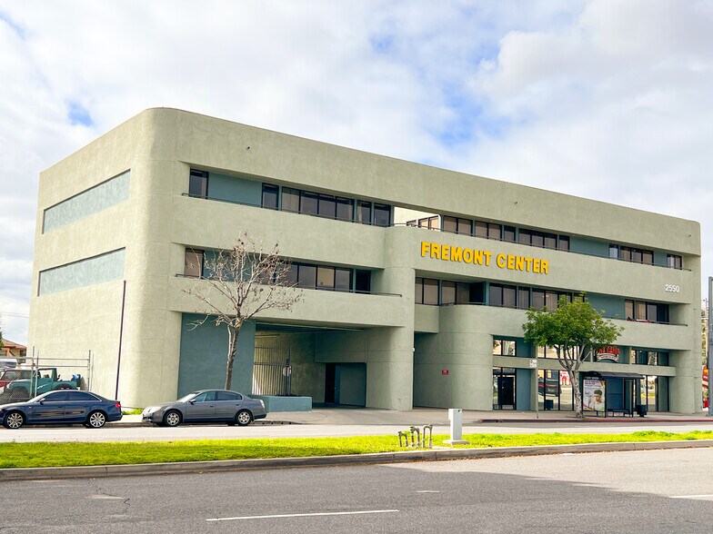 2550 W Main St, Alhambra, CA à louer - Photo de l’immeuble – Image 3 sur 9