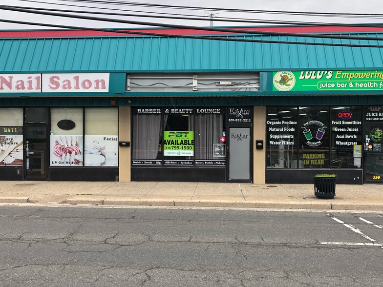 742-756 N Wellwood Ave, Lindenhurst, NY à louer - Photo de l’immeuble – Image 2 sur 13