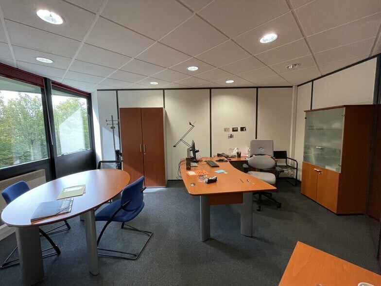 Bureau dans Oberhausbergen à louer - Photo intérieure – Image 2 sur 7