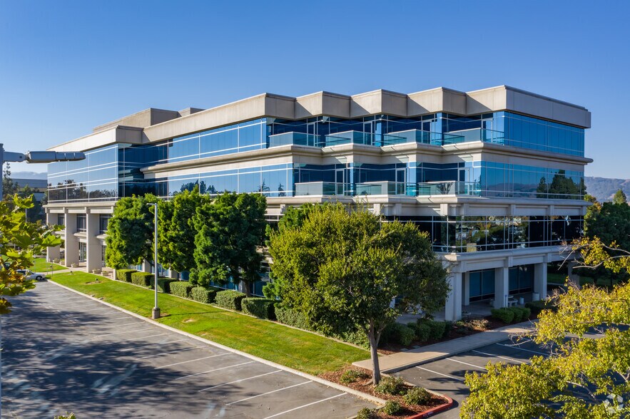 5050 Hopyard Rd, Pleasanton, CA à vendre - Photo de l’immeuble – Image 2 sur 28