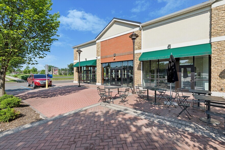 950 Dekalb Pike, Blue Bell, PA à louer - Photo de l’immeuble – Image 2 sur 20