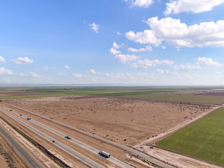 67 H-111 Fwy, Imperial, CA à vendre - Photo de l’immeuble – Image 1 sur 3