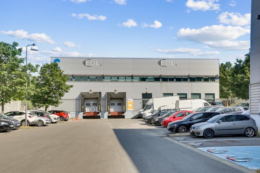Industriel/Logistique dans Ivry-sur-Seine à louer - Photo de l’immeuble – Image 1 sur 11