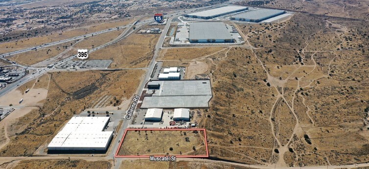 Muscatel Street & Caliente Road, Oak Hills, CA à vendre - Aérien – Image 3 sur 3