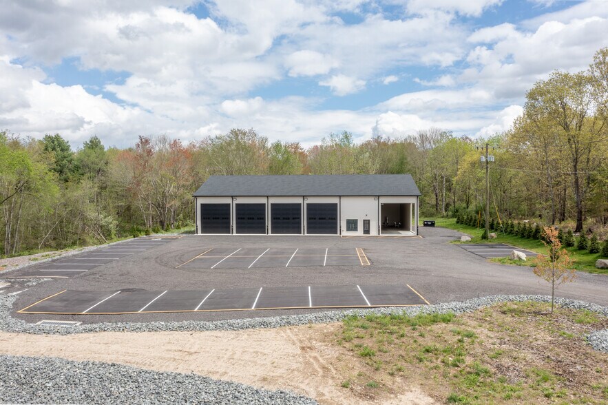 186 Norwich rd, Plainfield, CT à vendre - Photo de l’immeuble – Image 2 sur 17