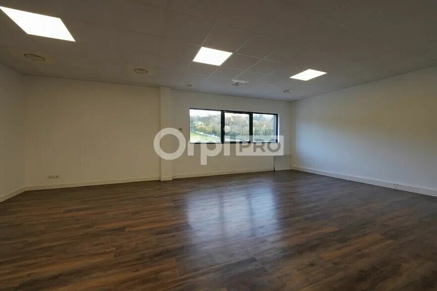 Bureau dans Marcilly-d'Azergues à louer - Photo intérieure – Image 2 sur 3