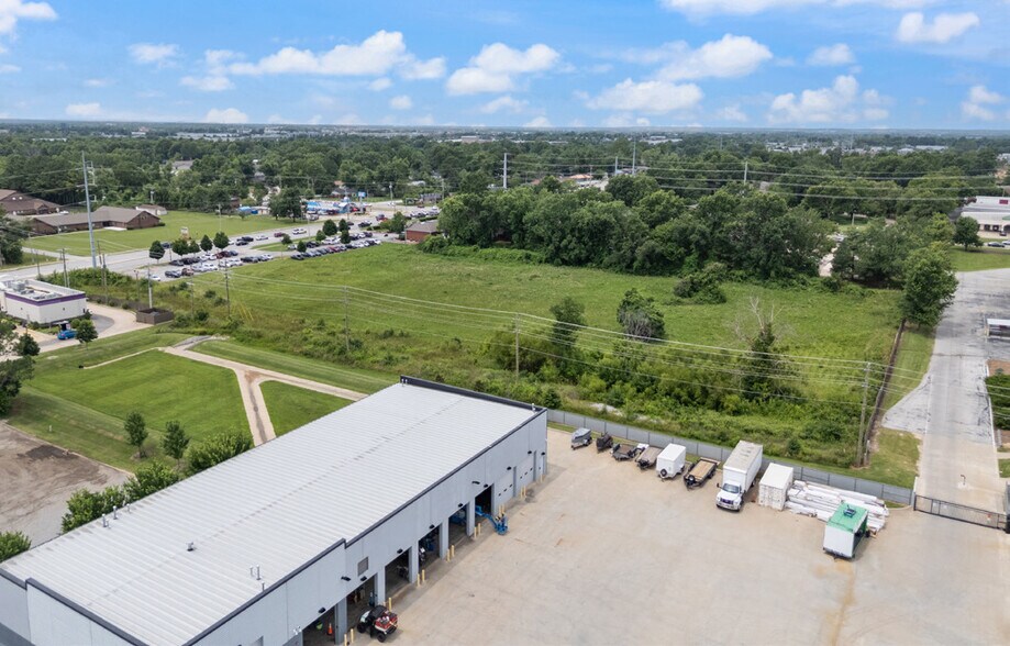 SE 14TH St, Bentonville, AR à louer - Photo de l’immeuble – Image 2 sur 7