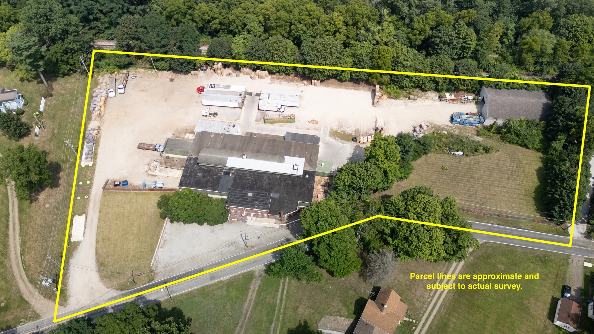 816 N Milan St, Canal Fulton, OH à vendre Photo de l’immeuble– Image 1 sur 34
