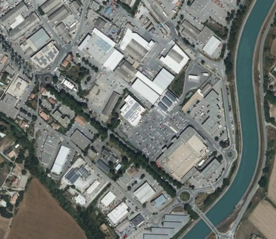 Local commercial dans Manosque à louer Photo de l’immeuble– Image 1 sur 4