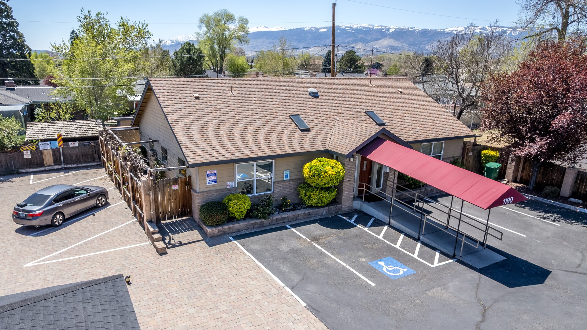 1190 Ryland St, Reno, NV à louer Photo de l’immeuble– Image 1 sur 11