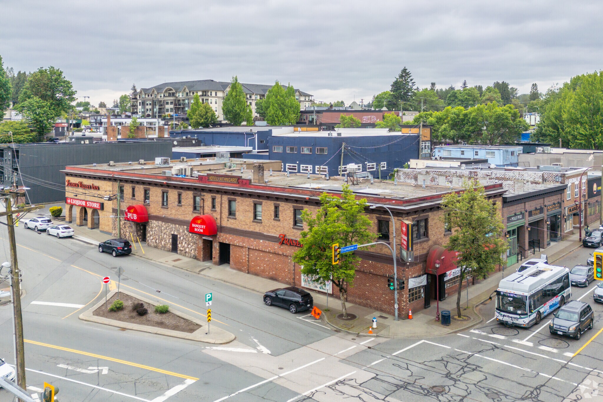 33790 Essendene Av, Abbotsford, BC à louer Photo principale– Image 1 sur 2