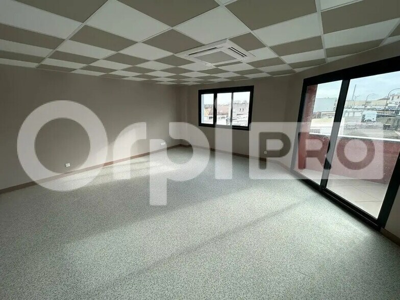 Bureau dans Ormoy à louer - Photo intérieure – Image 3 sur 5