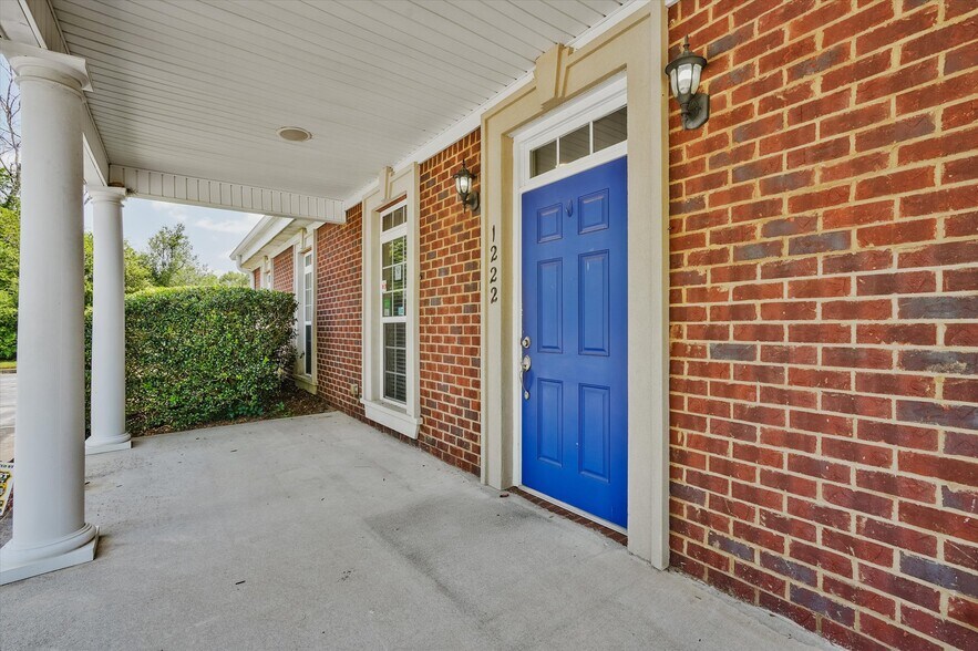 1222 Royal Dr SW, Conyers, GA à louer - Photo de l’immeuble – Image 3 sur 52