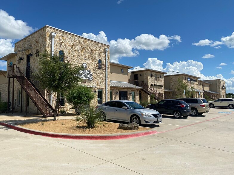 8800 US Highway 380, Cross Roads, TX à louer - Photo de l’immeuble – Image 1 sur 40