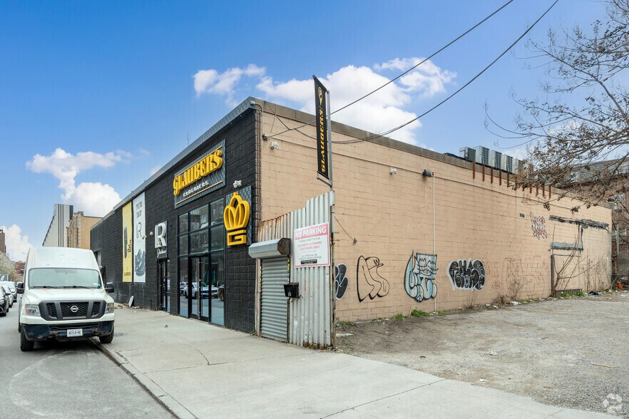 111 Spencer St, Brooklyn, NY à vendre - Photo de l’immeuble – Image 2 sur 19