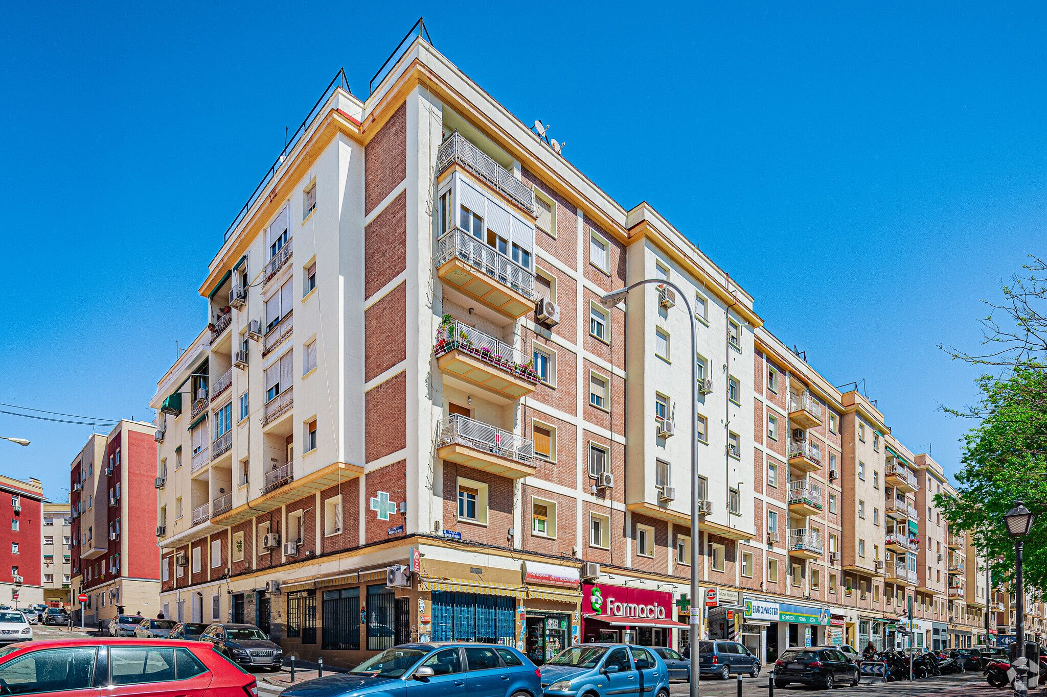 Calle De La Virgen De Nuria, 5, Madrid, Madrid à vendre Photo principale– Image 1 sur 3