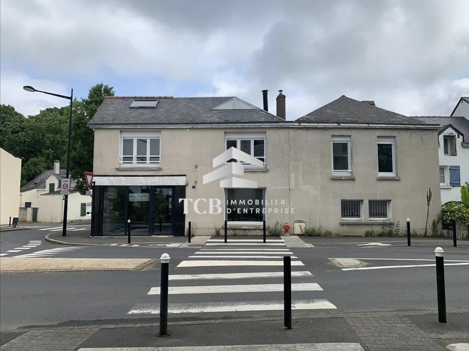 Local commercial dans Sautron à vendre Photo principale– Image 1 sur 1