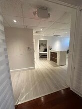 2100 NW 2nd Ave, Boca Raton, FL à louer Photo de l’immeuble– Image 2 sur 6