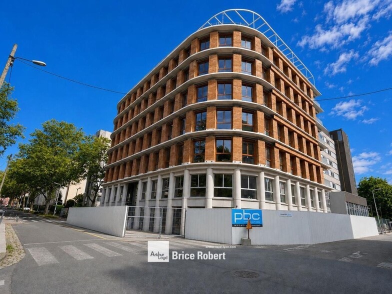 7 Jean Broquin, Lyon à louer - Photo de l’immeuble – Image 1 sur 7