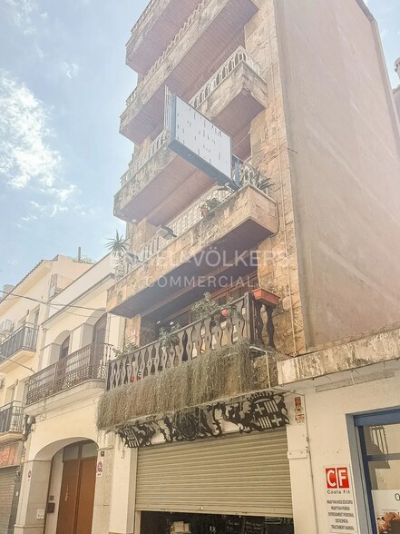 Immeuble residentiel dans Calella, Barcelona à vendre - Photo de l’immeuble – Image 1 sur 32