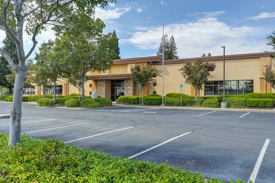 10620 Mather Blvd, Mather, CA à vendre - Photo de l’immeuble – Image 1 sur 7