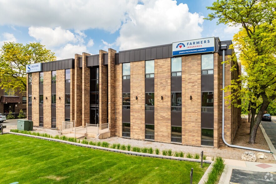 240 E Lake St, Addison, IL à louer - Photo de l’immeuble – Image 1 sur 17