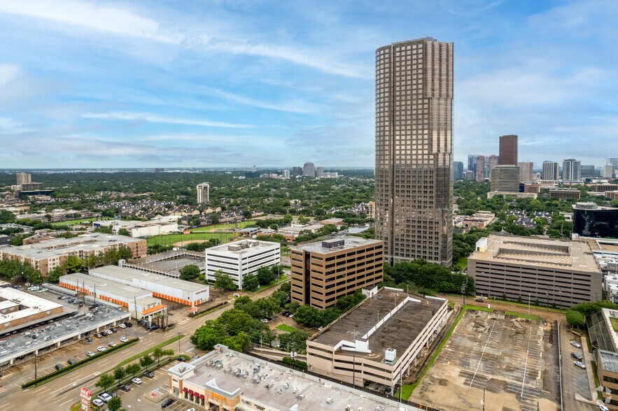 5851 San Felipe St, Houston, TX à louer - Photo de l’immeuble – Image 2 sur 11