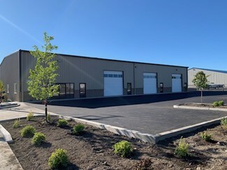 Plus de détails pour 5681 Crater Lake Hwy, Central Point, OR - Industriel/Logistique à louer