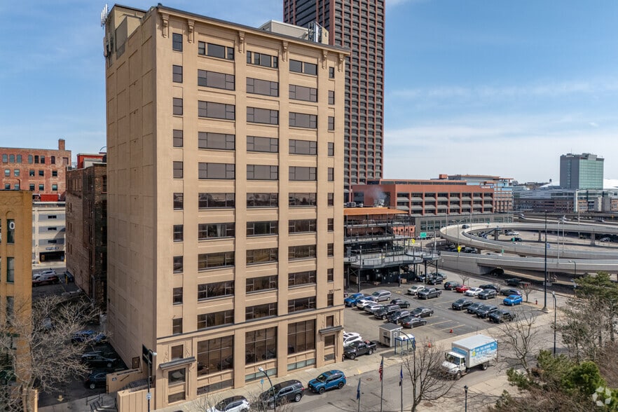 37 Franklin St, Buffalo, NY à louer - Photo principale – Image 1 sur 22