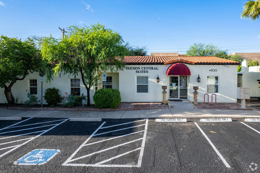 2230 E Speedway Blvd, Tucson, AZ à louer - Photo de l’immeuble – Image 3 sur 5