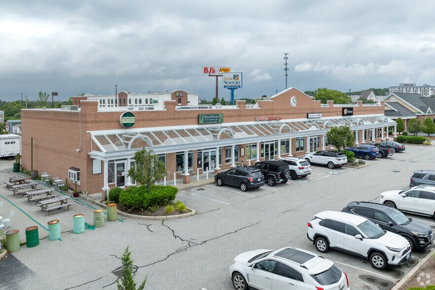 670-720 Centre of New England Blvd, Coventry, RI à vendre - Photo principale – Image 1 sur 9