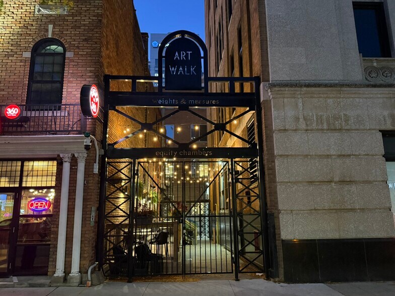 46-58 Chatham St W, Windsor, ON à louer - Photo de l’immeuble – Image 3 sur 21