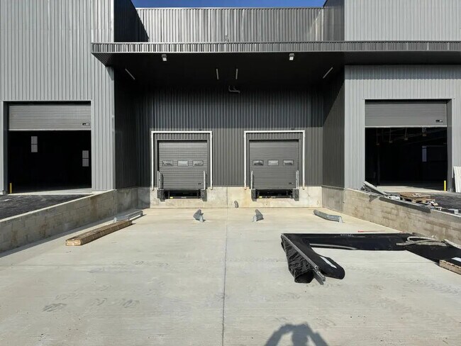 Plus de détails pour Bureau, Industriel/Logistique à louer