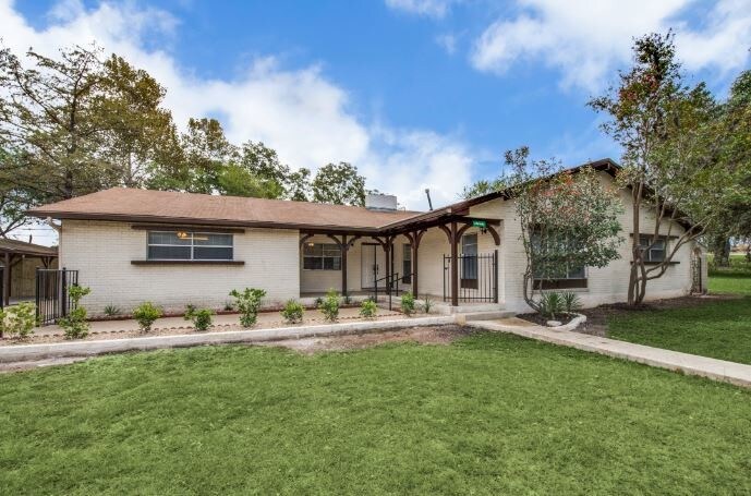 101 Pine View Dr, Boerne, TX à louer - Photo de l’immeuble – Image 3 sur 20