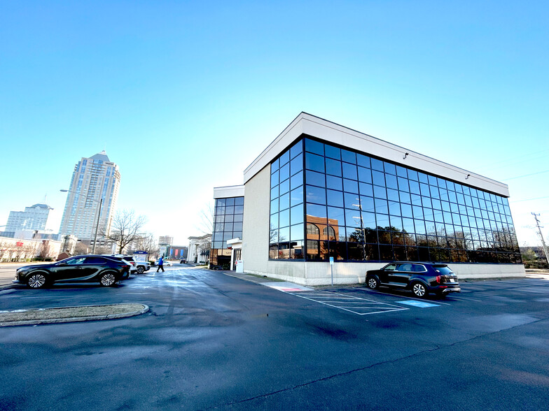 4701 Columbus St, Virginia Beach, VA à louer - Photo de l’immeuble – Image 2 sur 6