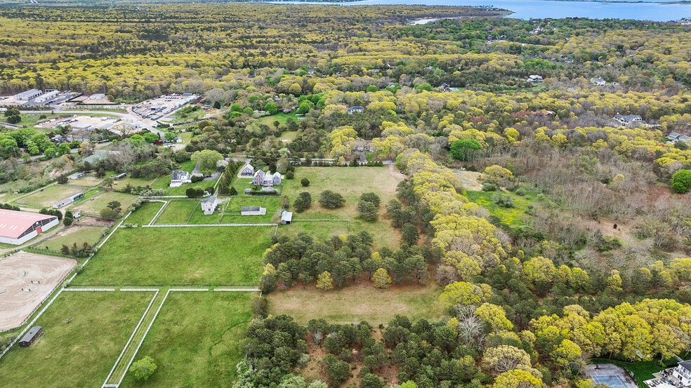144 DAMASCUS Rd, East Quogue, NY à vendre - Aérien – Image 3 sur 9