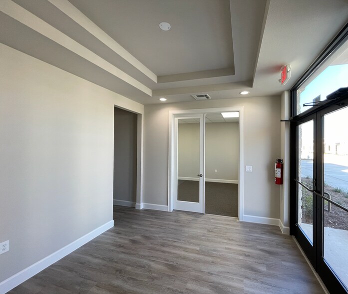 Building 8 | 5501 Cabrera Dr, Sugar Land, TX à louer - Photo intérieure – Image 3 sur 8