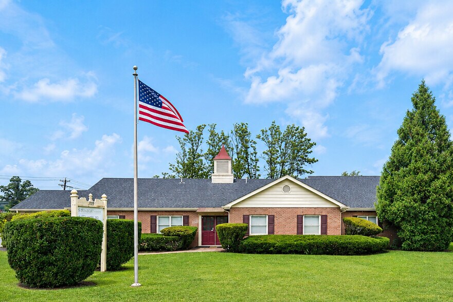 1350 Hamilton St, Somerset, NJ à vendre - Photo de l’immeuble – Image 1 sur 9