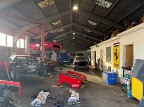 Units 13 &13b Ridge Farm, Horsham Rd, Dorking à louer Photo intérieure– Image 2 sur 7