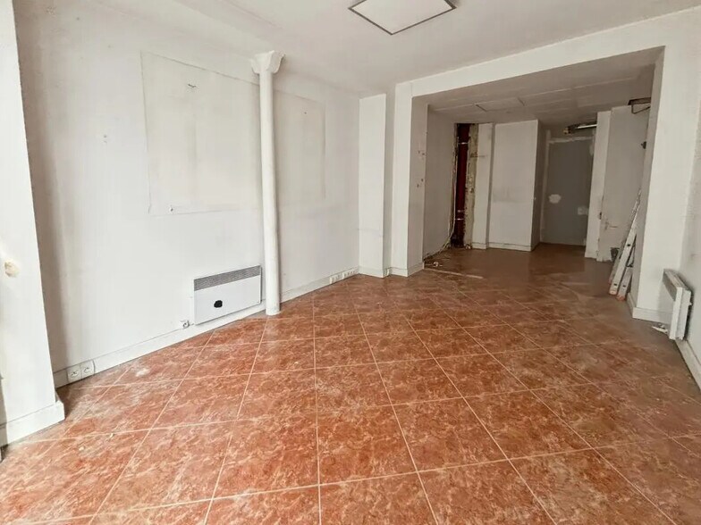 Local commercial dans Paris à louer - Photo de l’immeuble – Image 3 sur 7
