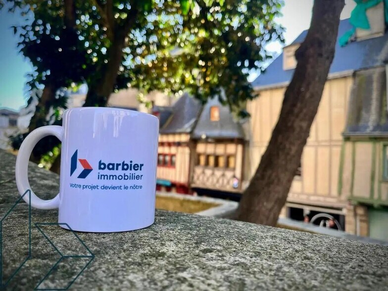 Local d’activités dans Vannes à louer - Photo de l’immeuble – Image 2 sur 4