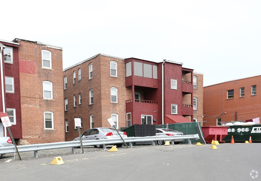 393-395 Park St, New Britain, CT à vendre - Photo de l’immeuble – Image 2 sur 3