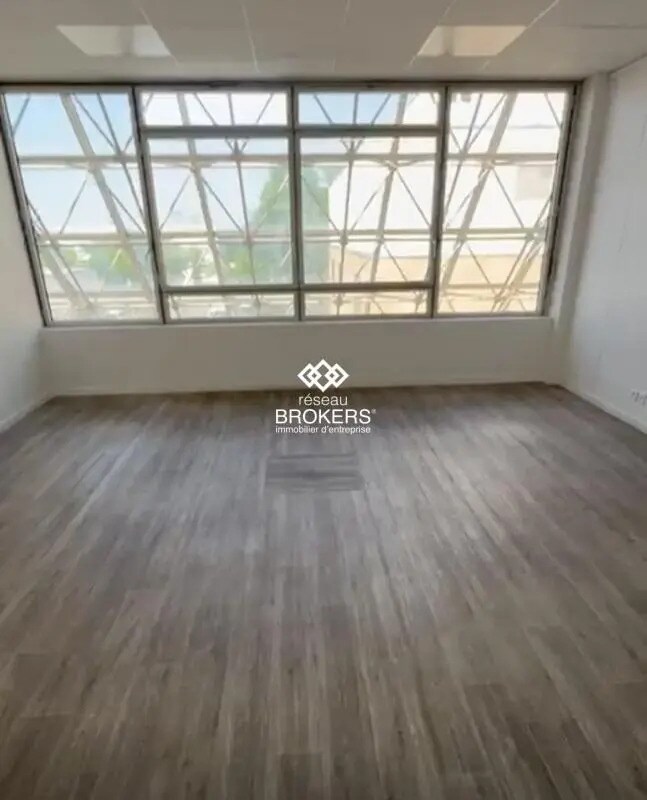 Plus de détails pour 7 Rue Du Petit Albi, Cergy - Bureau à louer