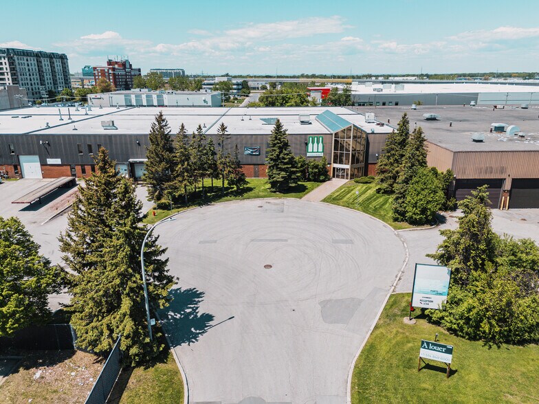 109-111 Av Manfred, Pointe-claire, QC à louer - Photo de l’immeuble – Image 2 sur 6