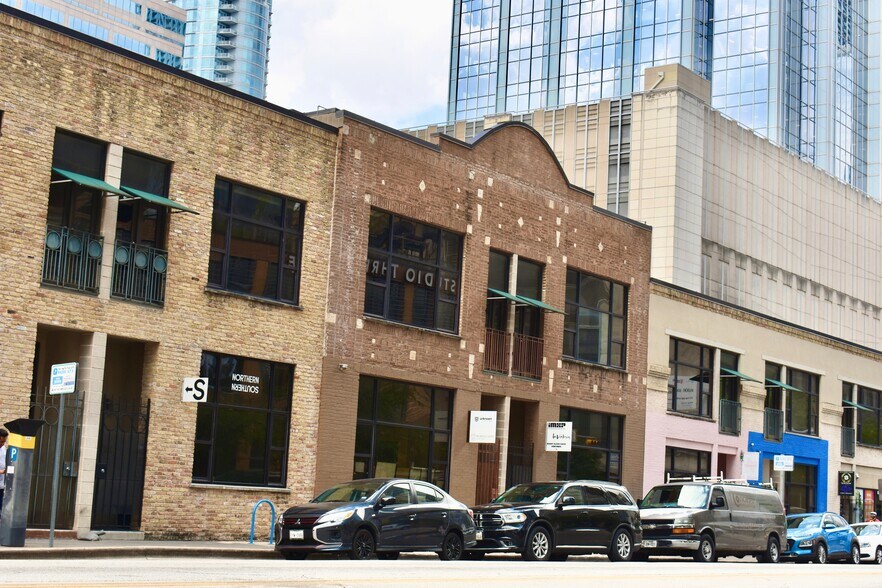 411 Brazos St, Austin, TX à louer - Photo de l’immeuble – Image 3 sur 10