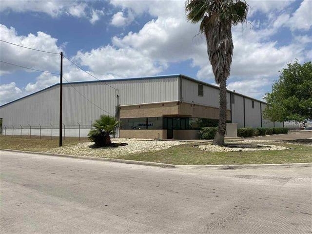 14202 Atlanta Dr, Laredo, TX à louer - Photo de l’immeuble – Image 3 sur 27