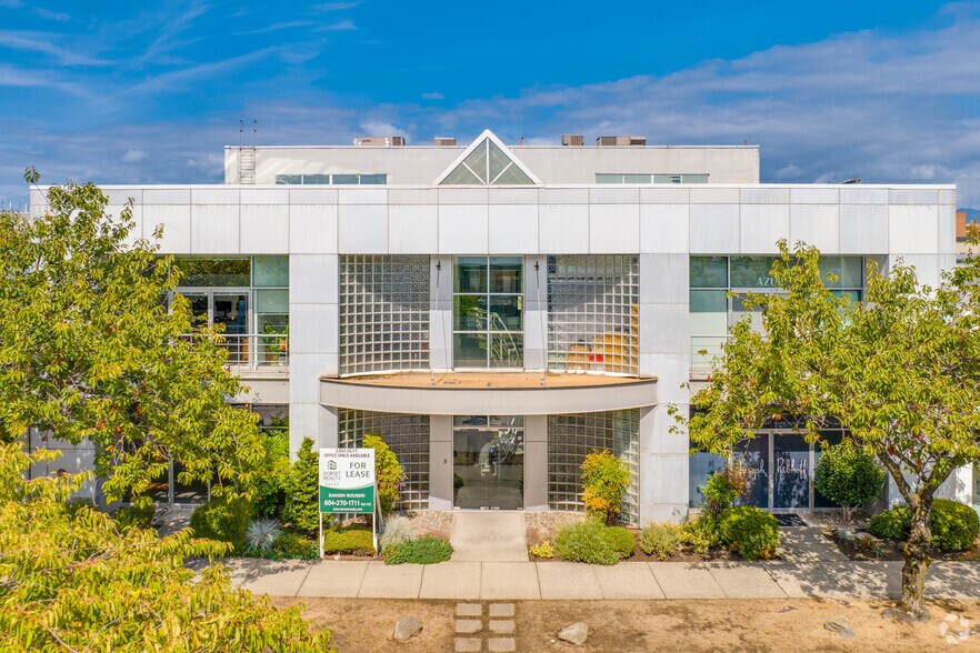 1737 W 3rd Ave, Vancouver, BC à louer - Photo principale – Image 1 sur 6