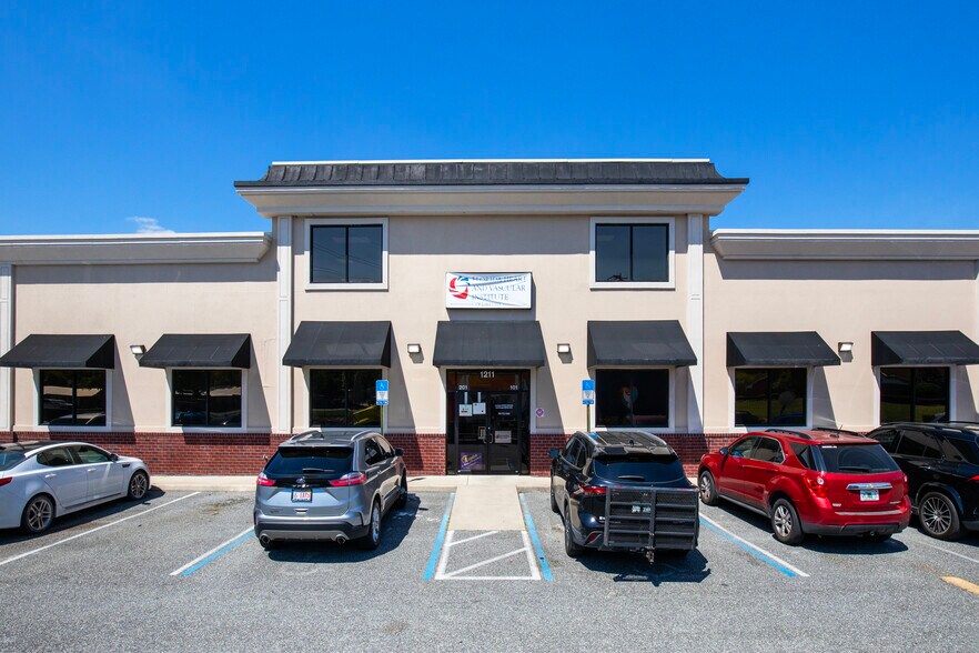 1211 SW Bascom Norris Dr, Lake City, FL à vendre - Photo de l’immeuble – Image 3 sur 13